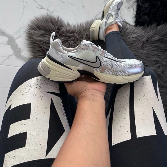 Nike V2K run - Picture 4 of 10